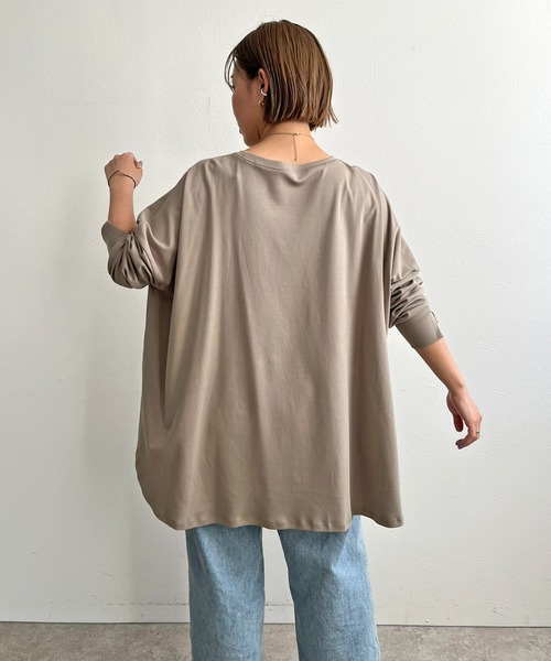 LHELBIE（レルビエ）の「ポンチョシルエットロゴロンT（Tシャツ/カットソー・レディース・オフホワイト/チャコールグレー/グレイッシュベージュ・M）」の13枚目の写真