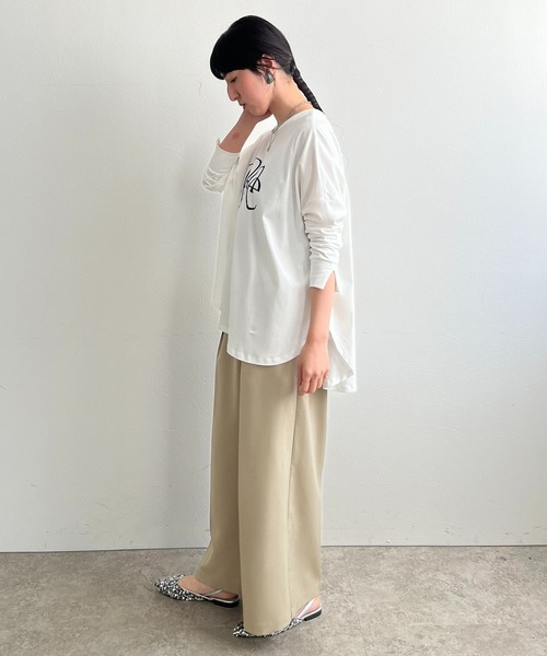 LHELBIE（レルビエ）の「ポンチョシルエットロゴロンT（Tシャツ/カットソー・レディース・オフホワイト/チャコールグレー/グレイッシュベージュ・M）」の18枚目の写真