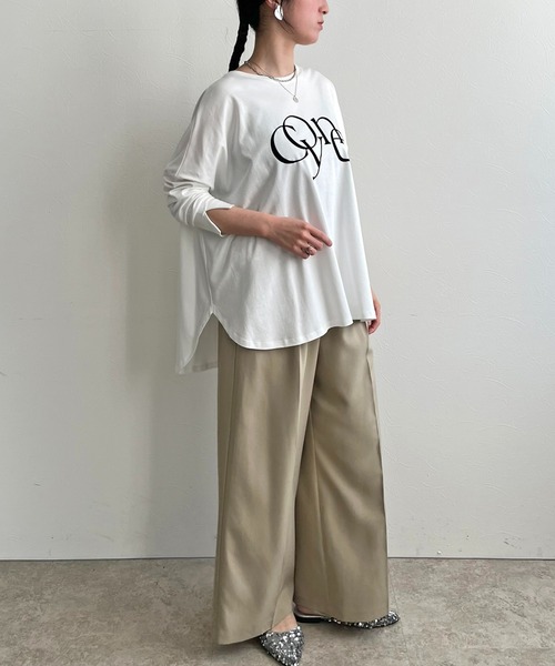 LHELBIE（レルビエ）の「ポンチョシルエットロゴロンT（Tシャツ/カットソー・レディース・オフホワイト/チャコールグレー/グレイッシュベージュ・M）」の20枚目の写真