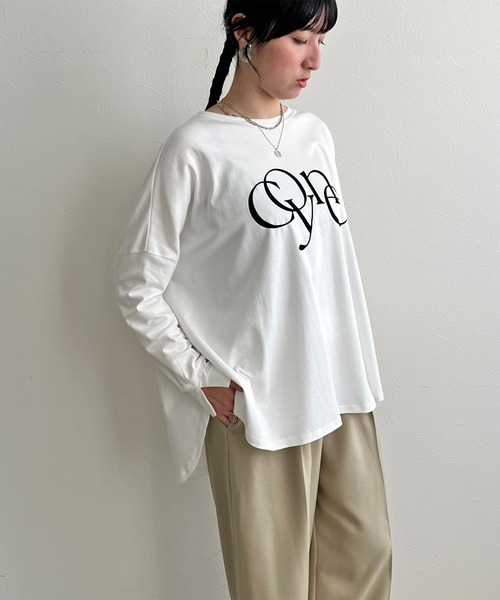 LHELBIE（レルビエ）の「ポンチョシルエットロゴロンT（Tシャツ/カットソー・レディース・オフホワイト/チャコールグレー/グレイッシュベージュ・M）」の22枚目の写真