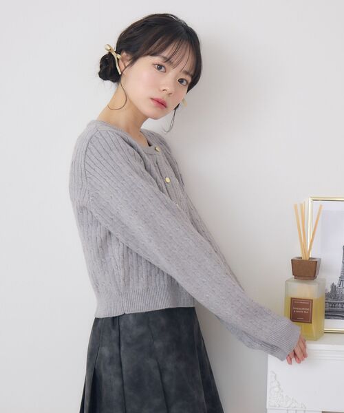 ems excite（エムズエキサイト）の「金釦ケーブルカーディガン（カーディガン/ボレロ・レディース・ブルー/ライトグレー/レッド/ピンク・FREE）」の16枚目の写真