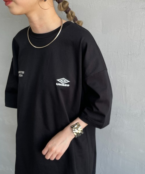 UMBRO（アンブロ）の「[UMBRO/アンブロ] 別注 ブランドロゴ バックプリントTシャツ（Tシャツ/カットソー・レディース・ネイビー/ブラック/ホワイト・XL/L/S/M）」の8枚目の写真