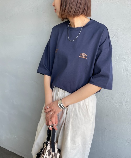 UMBRO（アンブロ）の「[UMBRO/アンブロ] 別注 ブランドロゴ バックプリントTシャツ（Tシャツ/カットソー・レディース・ネイビー/ブラック/ホワイト・XL/L/S/M）」の12枚目の写真