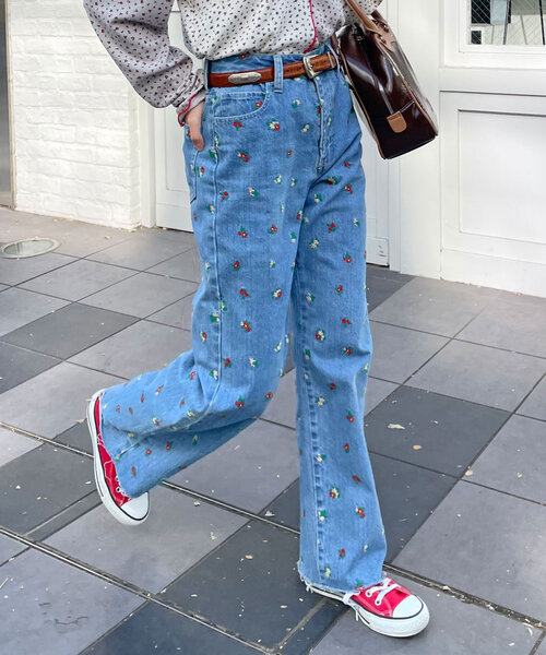 HELLO.SANFRANCISCO（ハローサンフランシスコ）の「【HELLO.SANFRANCISCO/ハローサンフランシスコ】フラワー刺繍デニム（デニムパンツ・レディース・サックスブルー・MEDIUM/SMALL/X-SMALL）」の3枚目の写真