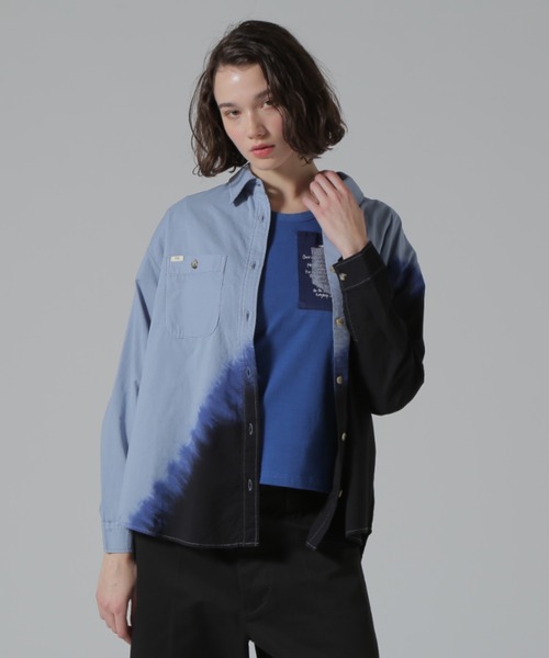 AVIREX（アヴィレックス）の「《直営店限定》GRADATION SHIRTS/グラデーションシャツ（シャツ/ブラウス・レディース・オリーブ/ブラック/ピンク・F）」の9枚目の写真