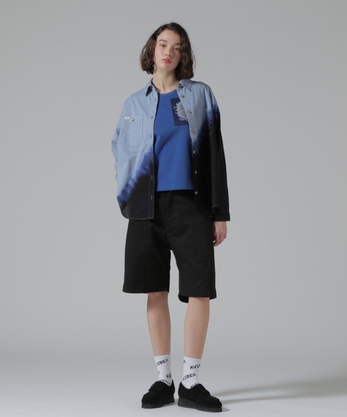 AVIREX（アヴィレックス）の「《直営店限定》GRADATION SHIRTS/グラデーションシャツ（シャツ/ブラウス・レディース・オリーブ/ブラック/ピンク・F）」の10枚目の写真
