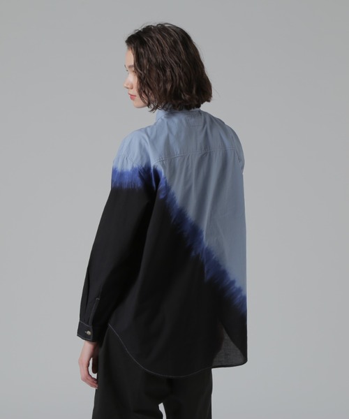 AVIREX（アヴィレックス）の「《直営店限定》GRADATION SHIRTS/グラデーションシャツ（シャツ/ブラウス・レディース・オリーブ/ブラック/ピンク・F）」の12枚目の写真