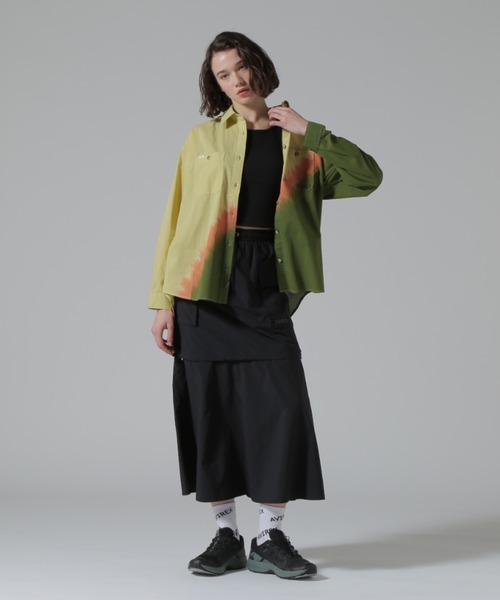 AVIREX（アヴィレックス）の「《直営店限定》GRADATION SHIRTS/グラデーションシャツ（シャツ/ブラウス・レディース・オリーブ/ブラック/ピンク・F）」の5枚目の写真