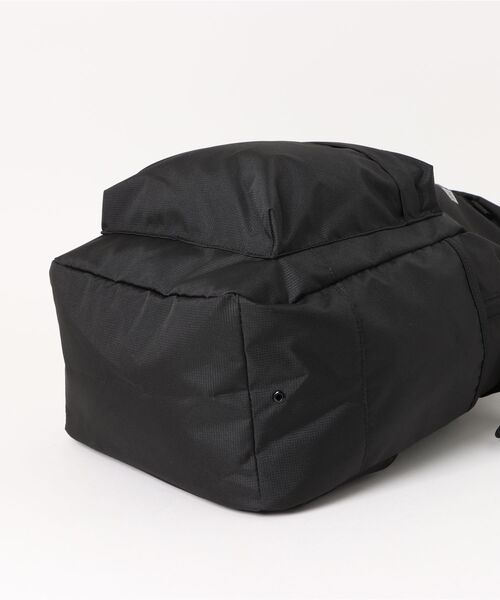 NEW ERA(ニューエラ)の「【NEW ERA/ニューエラ】LIGHT PACK RIPSTOP(バックパック/リュック・メンズ・ブラック・FREE)」の3枚目の写真