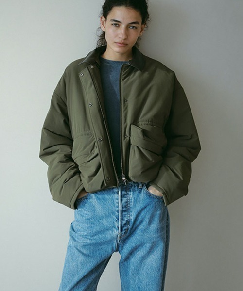 ETRE TOKYO(エトレトウキョウ)の「パディングショートブルゾン(ブルゾン・レディース・オフホワイト/カーキ・S/M)」の2枚目の写真