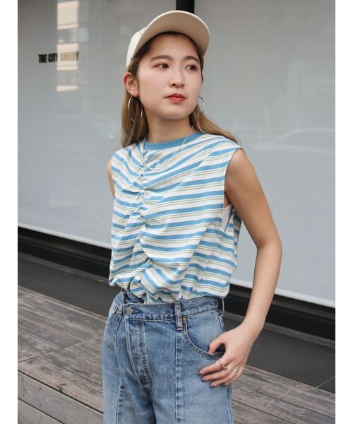 Ungrid（アングリッド）の「ギャザーデザインマルチボーダータンクトップ（タンクトップ・レディース・グリーン系その他/ブルー・FREE）」の6枚目の写真