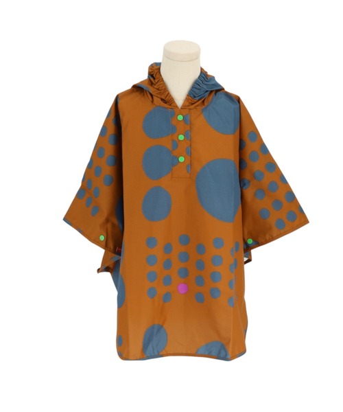 392 plusm（サンキューニプリュスエム）の「392plusm ポンチョ Sサイズ Mサイズ（レインコート/ポンチョ・キッズ・ネイビー/ブラウン/グレー/レッド/ブラック/オフホワイト/ブルー/ピンク/イエロー系その他/レッド系その他/イエロー系その他2/イエロー系その他3/グリーン/ミント・S/M/XS）」の5枚目の写真