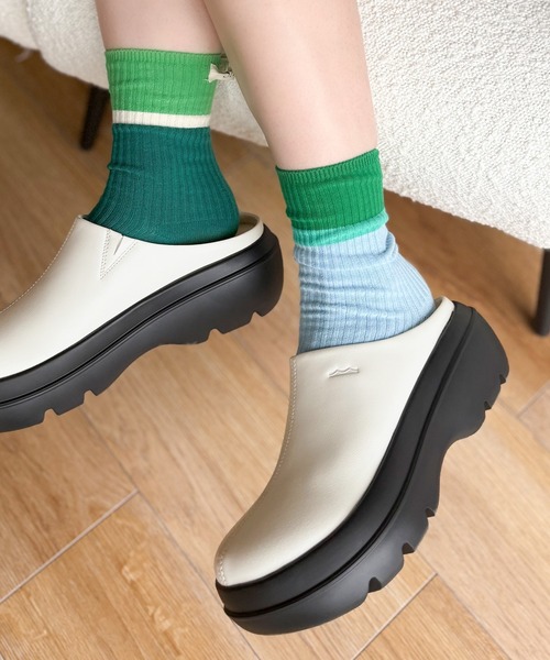 Java（ジャバ）の「【+7cmの軽量厚底】トレンド感と履きやすさ。軽量ステッチデザイン厚底サンダル《JaVaジャバコラボ》（ローファー・レディース・アイボリー/ブラック・SMALL/MEDIUM/LARGE/X-LARGE）」の3枚目の写真