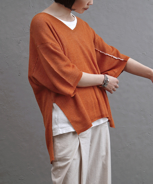 apartment department(アパートメントデパートメント)の「針抜きジャガード 配色Vネック ニットプルオーバー(Tシャツ/カットソー・レディース・グリーン/オレンジ/ブラウン・M)」の1枚目の写真