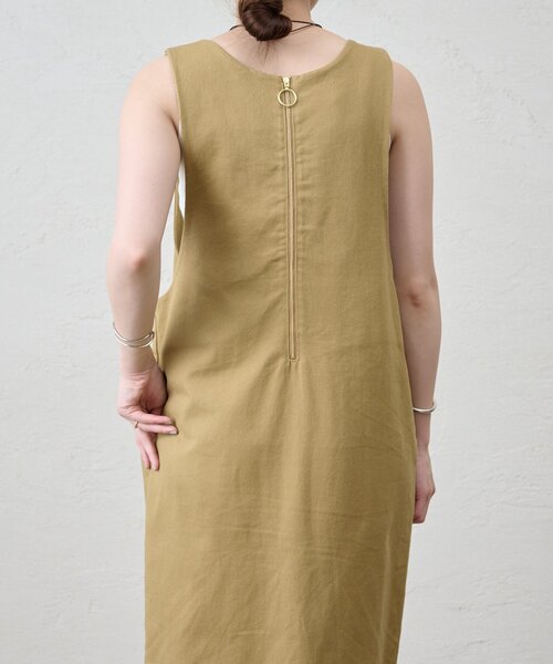 SHENERY(シーナリー)の「《シーズンムードを高めて》2WAYZIPワンピース(ワンピース・レディース・アイボリー/ブラック/キャメル・38/36)」の7枚目の写真