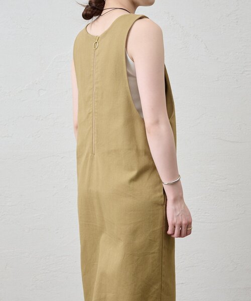 SHENERY(シーナリー)の「《シーズンムードを高めて》2WAYZIPワンピース(ワンピース・レディース・アイボリー/ブラック/キャメル・38/36)」の8枚目の写真