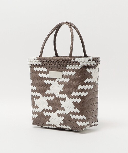 UNITED ARROWS（ユナイテッドアローズ）の「テープ メッシュ トートバッグ（かごバッグ・レディース・ブラック/モカ/ケリーグリーン・FREE）」の8枚目の写真