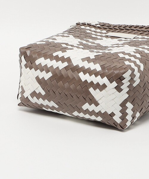 UNITED ARROWS（ユナイテッドアローズ）の「テープ メッシュ トートバッグ（かごバッグ・レディース・ブラック/モカ/ケリーグリーン・FREE）」の10枚目の写真