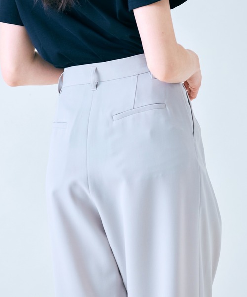 Audie a Muses(オーディアミューズ)の「タックワイドパンツ(その他パンツ・レディース・ベージュ/ブラック・38/36)」の20枚目の写真