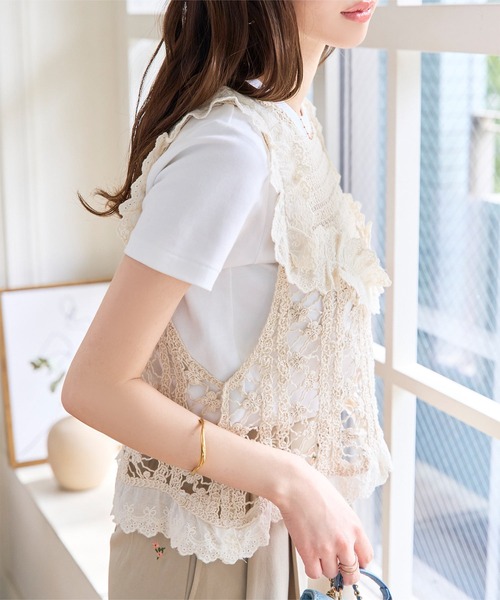 KOBE LETTUCE（コウベレタス）の「かぎ針編みレースフレアベスト（ベスト・レディース・オフホワイト/ベージュ・M）」の6枚目の写真