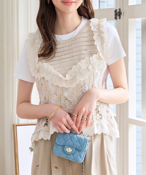 KOBE LETTUCE（コウベレタス）の「かぎ針編みレースフレアベスト（ベスト・レディース・オフホワイト/ベージュ・M）」の7枚目の写真