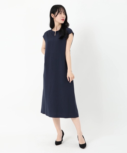 STRAWBERRY-FIELDS(ストロベリーフィールズ)の「ライトトロクロス_キーネックワンピース ワンピース(ワンピース・レディース・ネイビー/ライトベージュ/ロイヤルブルー/ピンク・2)」の1枚目の写真