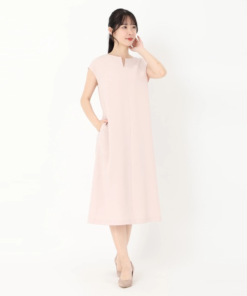 STRAWBERRY-FIELDS(ストロベリーフィールズ)の「ライトトロクロス_キーネックワンピース ワンピース(ワンピース・レディース・ネイビー/ライトベージュ/ロイヤルブルー/ピンク・2)」の2枚目の写真