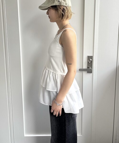 WHO'S WHO gallery（フーズフーギャラリー）の「フリルヘムキャミ（キャミソール・レディース・ブラック/オフホワイト・FREE）」の11枚目の写真