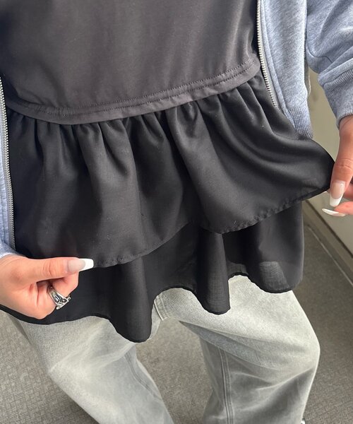 WHO'S WHO gallery（フーズフーギャラリー）の「フリルヘムキャミ（キャミソール・レディース・ブラック/オフホワイト・FREE）」の17枚目の写真