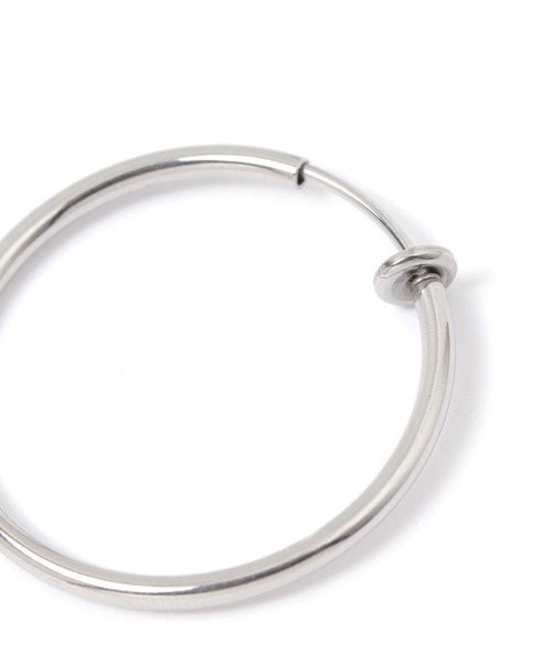 LOWRYS FARM（ローリーズファーム）の「ステンレスフープイヤリング 459507（イヤリング・レディース・グレー/ベージュ・FREE）」の4枚目の写真