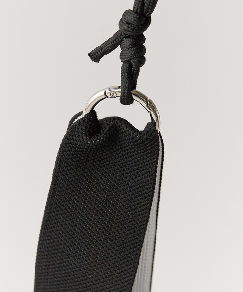 FRUIT OF THE LOOM(フルーツオブザルーム)の「FRUIT OF THE LOOM/フルーツオブザルーム WENDY’S MINI SHOULDER BAG ショルダーバッグ(ショルダーバッグ・メンズ・ブラック/レッド・FREE)」の16枚目の写真