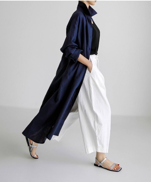 maison de LATIR(メゾンドラティール)の「サラッと心地よいロングシャツワンピース(ワンピース・レディース・ベージュ/ネイビー/ブラック・FREE)」の13枚目の写真
