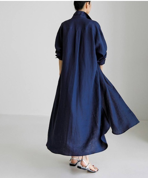 maison de LATIR(メゾンドラティール)の「サラッと心地よいロングシャツワンピース(ワンピース・レディース・ベージュ/ネイビー/ブラック・FREE)」の18枚目の写真