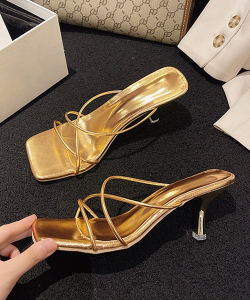 MILAE(ミレ)の「細ストラップヒールパンプス(パンプス・レディース・ゴールド/シルバー/ブラック・23.5/23/24.5/24)」の6枚目の写真