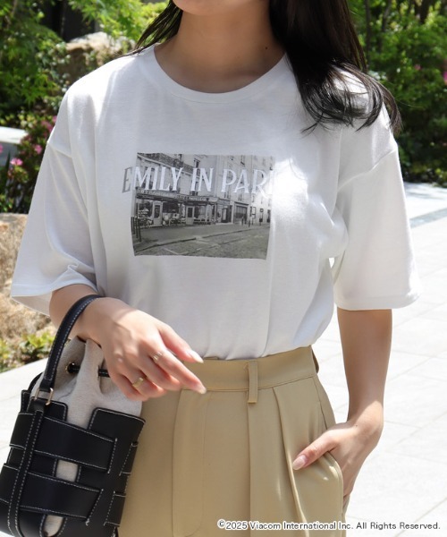 Pierrot（ピエロ）の「【EMILY IN PARIS】ロゴTシャツ（Tシャツ/カットソー・レディース・オフホワイト/ホワイト系その他・M/L）」の20枚目の写真