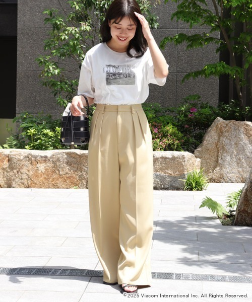 Pierrot（ピエロ）の「【EMILY IN PARIS】ロゴTシャツ（Tシャツ/カットソー・レディース・オフホワイト/ホワイト系その他・M/L）」の21枚目の写真