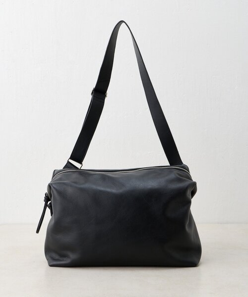 BEARDSLEY(ビアズリー)の「スクエアショルダーバッグ(ショルダーバッグ・レディース・ブラック/グレイッシュベージュ・FREE)」の5枚目の写真