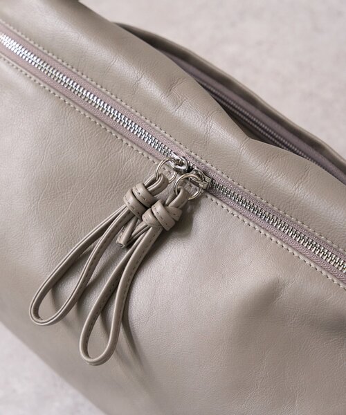 ビアズリー ショルダーbag ⭐︎BEARDSREY⭐︎ BEARDSLEY 《ベルト付替え可》レザーボディバッグ ビアズリー
