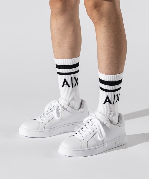 ARMANI EXCHANGE(アルマーニエクスチェンジ)の「【A|X アルマーニ エクスチェンジ】<オンライン限定>AXロゴ レースアップスニーカー(スニーカー・メンズ・ホワイト/ブラック・8.5/7.5/7/6.5/6/9.5/9/8/5.5)」の2枚目の写真