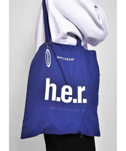 APPLEBUM（アップルバム）の「“h.e.r.” Totebag（トートバッグ・メンズ・グリーン/ネイビー・FREE）」の2枚目の写真
