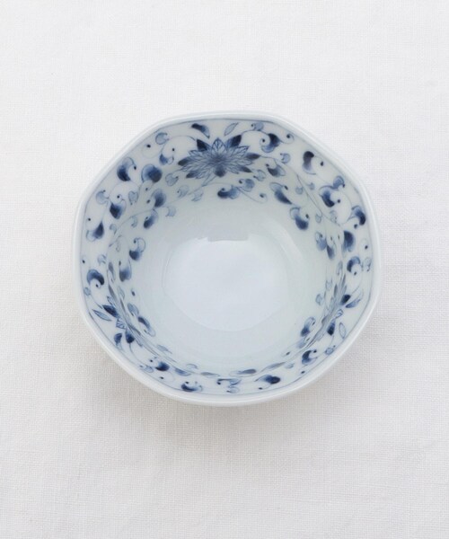 212 KITCHEN STORE(トゥワントゥキッチンストア)の「藍凛堂 八角珍味鉢 菊唐草(食器・レディース・その他・00)」の4枚目の写真