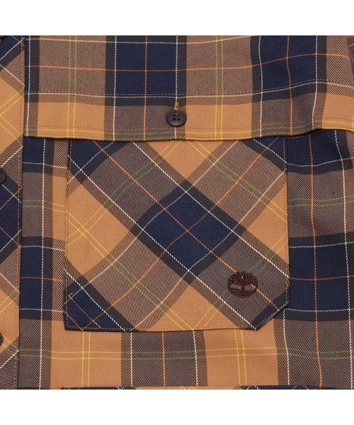 Timberland（ティンバーランド）の「【TOKYO DESIGN COLLECTIVE】ユーティリティ ポケット シャツ ユニセックス（シャツ/ブラウス・メンズ・オレンジ・LARGE/MEDIUM/SMALL/X-LARGE/XX-LARGE）」の3枚目の写真