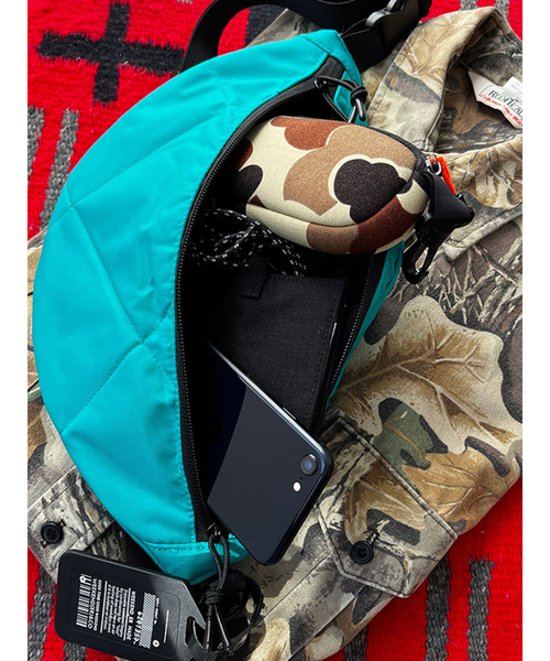 WEEKEND(ER)(ウィークエンダー)の「【WEEKEND(ER)/ウィークエンダー】QUILTED FUNNYPACK /ボディバッグ/アウトドア【WEB限定】(ボストンバッグ・メンズ・ブラウン系その他/ベージュ系その他/ブラック/ブルー・フリー)」の13枚目の写真