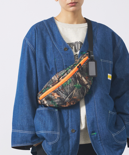 WEEKEND(ER)(ウィークエンダー)の「【WEEKEND(ER)/ウィークエンダー】QUILTED FUNNYPACK /ボディバッグ/アウトドア【WEB限定】(ボストンバッグ・メンズ・ブラウン系その他/ベージュ系その他/ブラック/ブルー・フリー)」の15枚目の写真