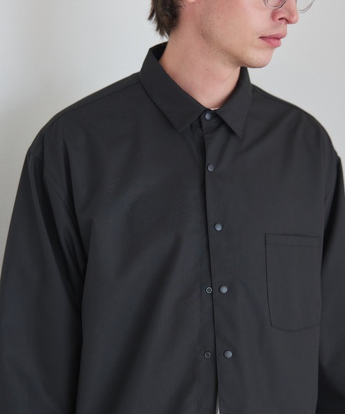 MAISON CLUB(メゾンクラブ)の「【MAISON CLUB】Polyester Nylon Coach Shirt Jacket KKP/ ポリエステルナイロンコーチジャケット(ブルゾン・メンズ・ホワイト/グレー/ブラック・L/M)」の12枚目の写真