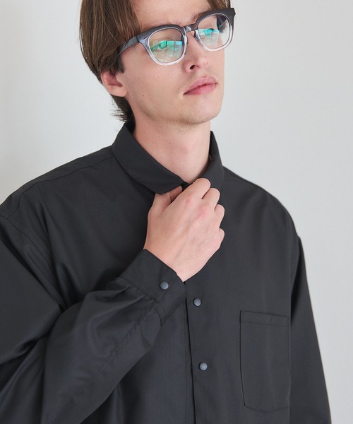 MAISON CLUB(メゾンクラブ)の「【MAISON CLUB】Polyester Nylon Coach Shirt Jacket KKP/ ポリエステルナイロンコーチジャケット(ブルゾン・メンズ・ホワイト/グレー/ブラック・L/M)」の11枚目の写真