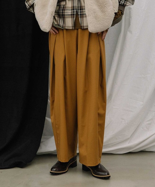 MARECHAL TERRE（マルシャルテル）の「【UV機能付き】タックギャザーセミワイドパンツ（その他パンツ・レディース・チャコールグレー/キャメル/カーキ/ライトベージュ/ブラック・LARGE/MEDIUM/SMALL）」の5枚目の写真