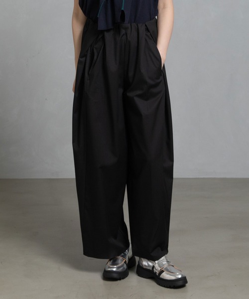 MARECHAL TERRE（マルシャルテル）の「【UV機能付き】タックギャザーセミワイドパンツ（その他パンツ・レディース・チャコールグレー/キャメル/カーキ/ライトベージュ/ブラック・LARGE/MEDIUM/SMALL）」の2枚目の写真