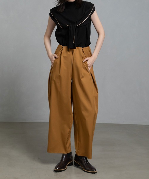 MARECHAL TERRE（マルシャルテル）の「【UV機能付き】タックギャザーセミワイドパンツ（その他パンツ・レディース・チャコールグレー/キャメル/カーキ/ライトベージュ/ブラック・LARGE/MEDIUM/SMALL）」の11枚目の写真