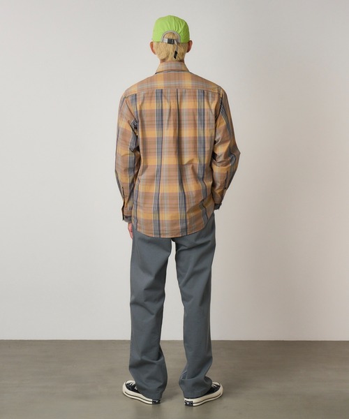 Gramicci（グラミチ）の「BROADCLOTH STANCE SHIRT｜ブロードクロススタンスシャツ（シャツ/ブラウス・メンズ・マスタード/ブラウン系その他・M/L/XL/XXL/S）」の5枚目の写真